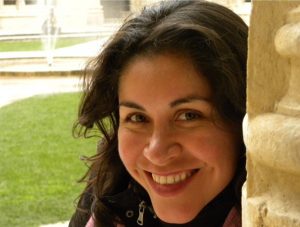 Lydia Gil - @TuSocialMedia